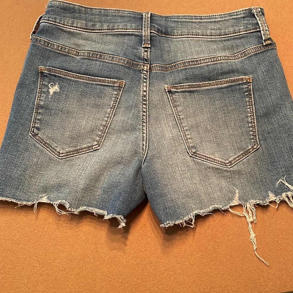 Universal Thread shorts - Picture 2 of 3